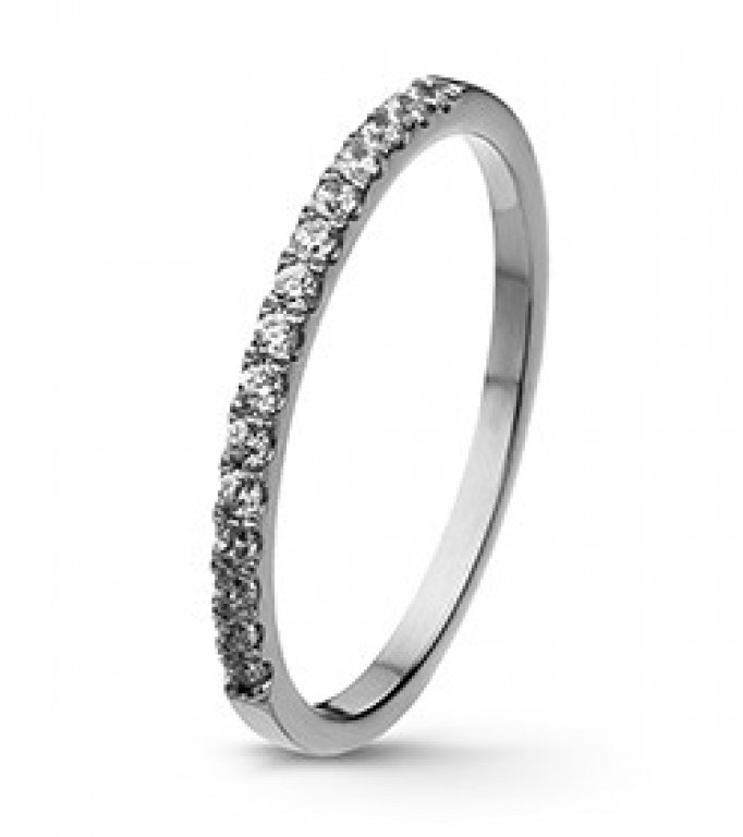 Anel em ouro polido, com 15 diamantes