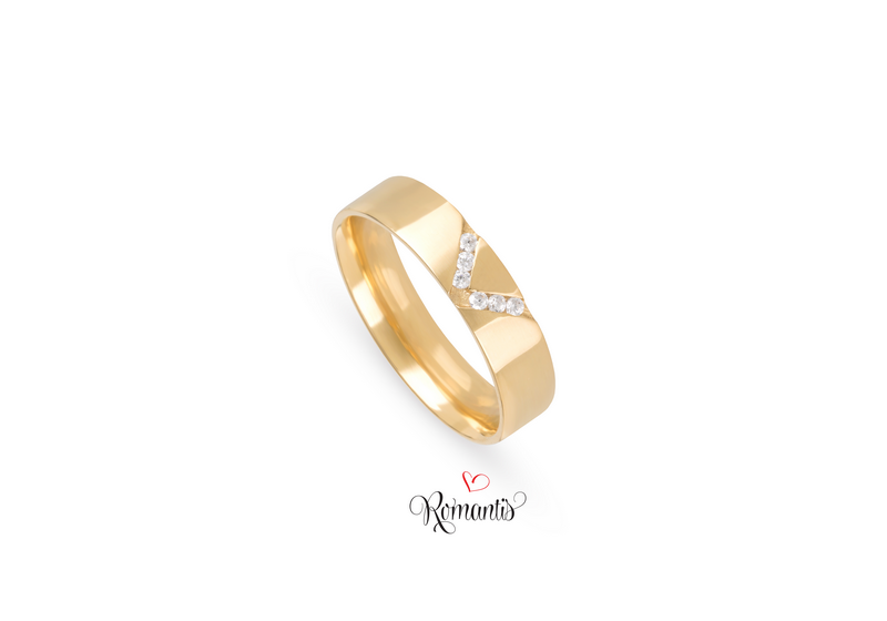 Aliança ouro amarelo zircónias brancas.