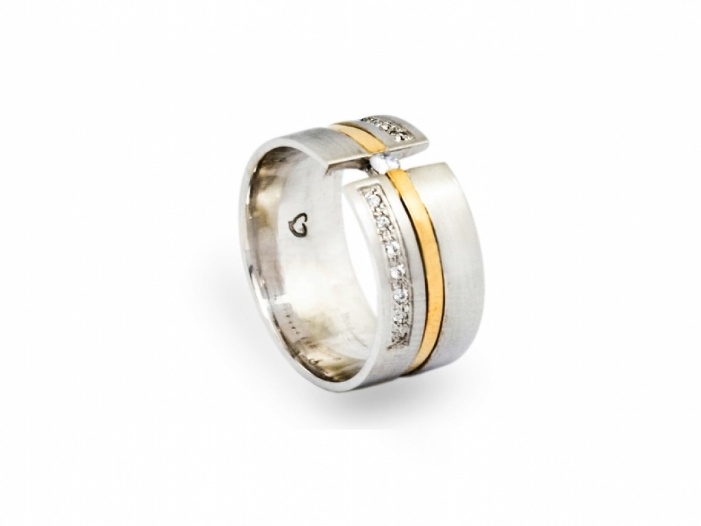 Aliança de Casamento Ouro Amarelo e Branco com Diamantes ALR004106A